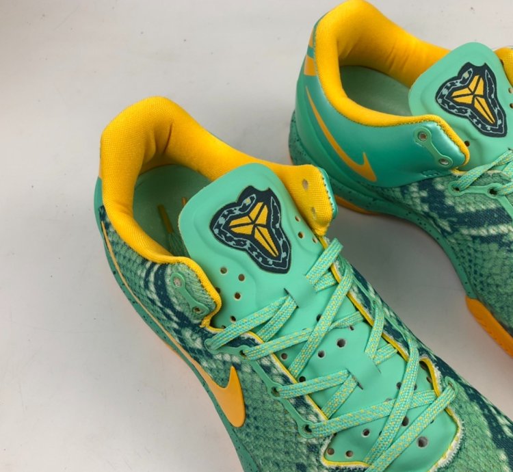 260 NK Kobe 8 System 555035-304