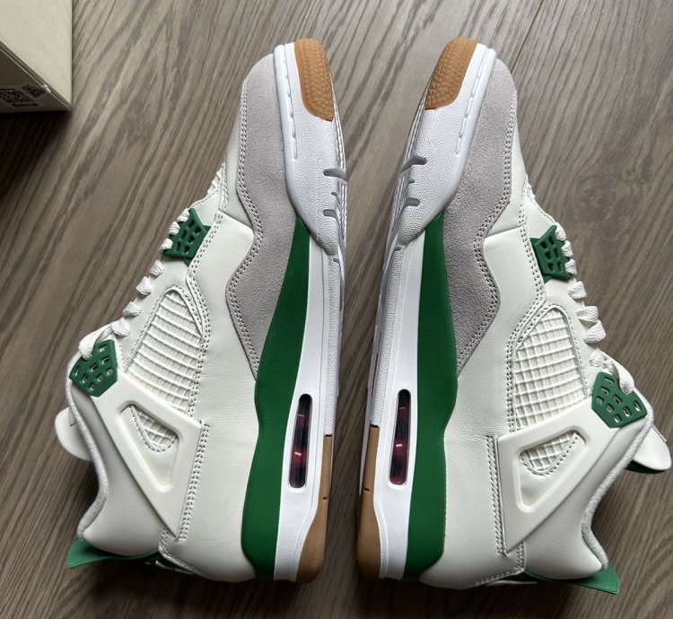 Jordan 4 SB Pine Green