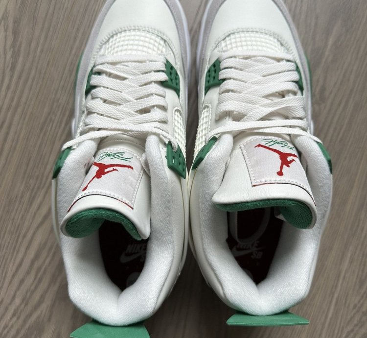 Jordan 4 SB Pine Green
