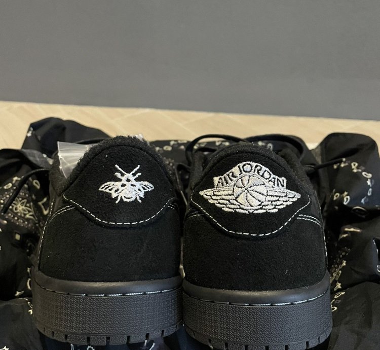 Air Jordan 1 Low Black Phantom