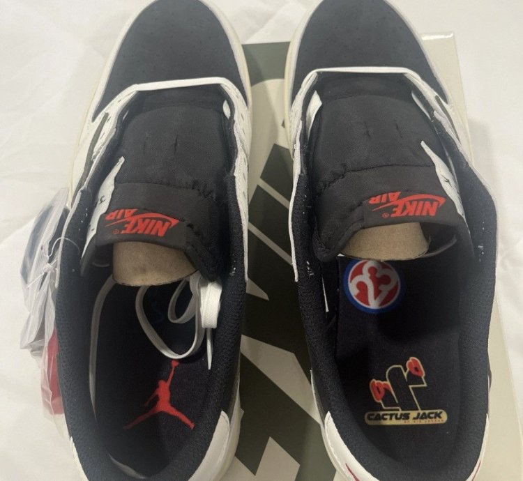 Nike Travis Scott Jordan 1 low olive