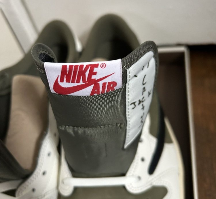 Travis Scott Jordan 1 Low Medium Olive