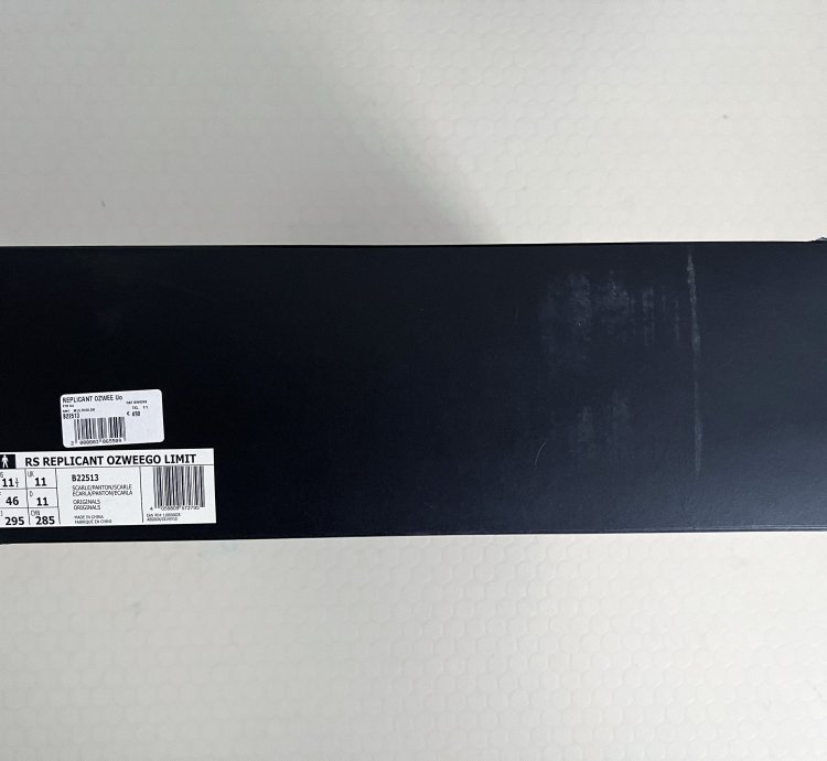 Deadstock Ozweegont Limited Edition Box Set