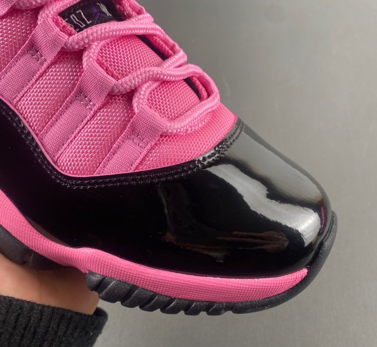 Air jordan 11  Black Powder Mid - CT8012-500