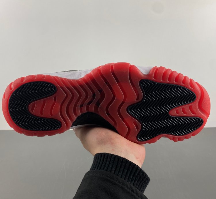 Air Jordan 11 Retro Low 2025 Bred - FV5104-006