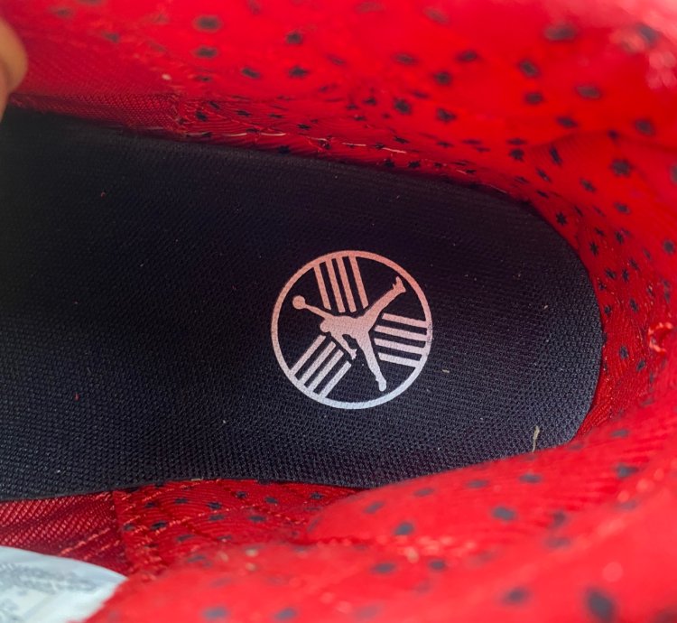 Air Jordan 23 Retro Chicago - 811645-650