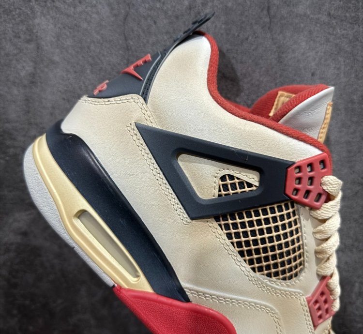 Air Jordan 4 Retro AQ9129-105