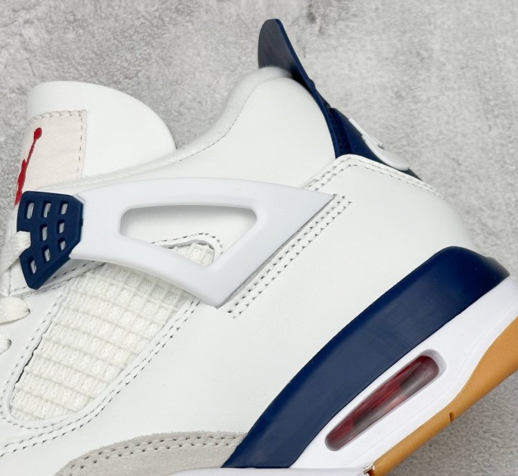 Air Jordan 4 Retro DR5415-100