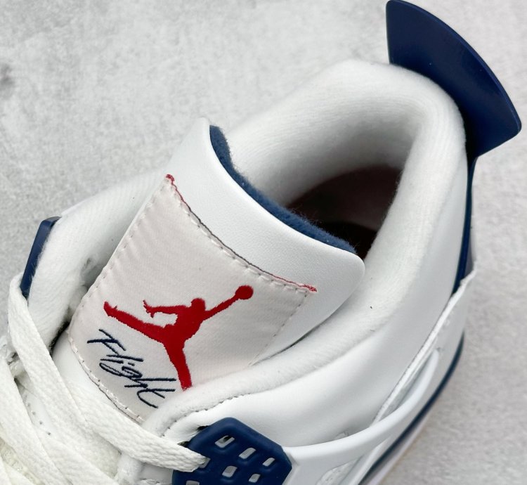 Air Jordan 4 Retro DR5415-100