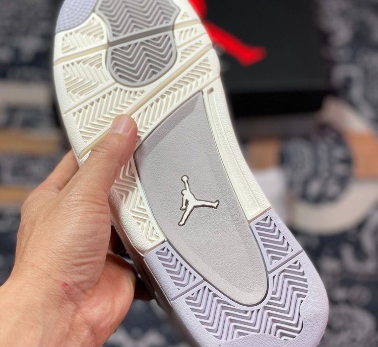 Air Jordan 4 Retro ”Light Iron Ore” AQ9129-001