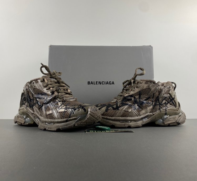 Balenciaga Runner Graffiti White - 677403 W3RBQ 2010