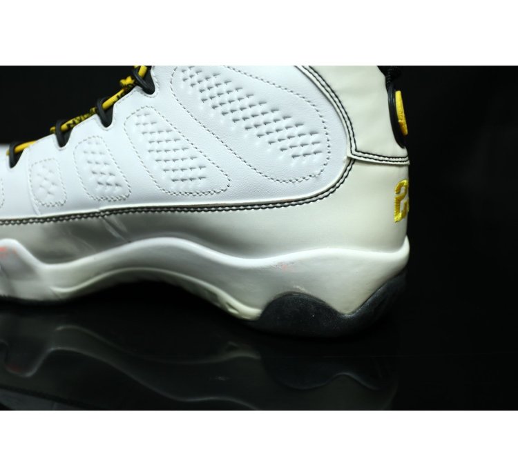 2011 Air Jordan 9 Retro Quai 54 White 302370 105 Size 9 5