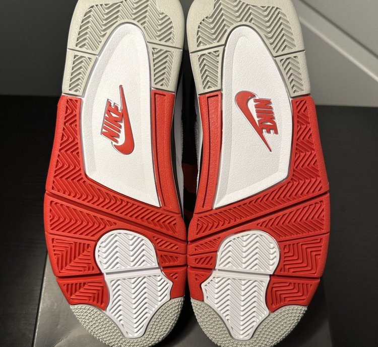 2020 Fire Red Air Jordan 4