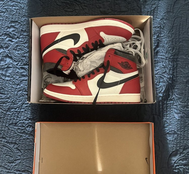 Air Jordan 1 Chicago Lost and Found