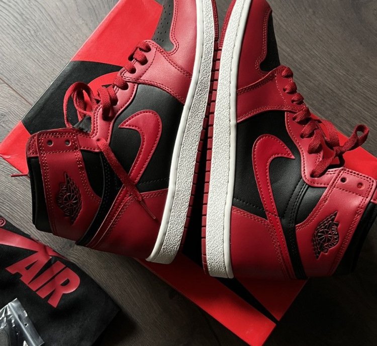 Air Jordan 1 Hi 85