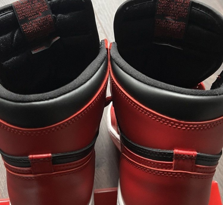 Air Jordan 1 Hi 85