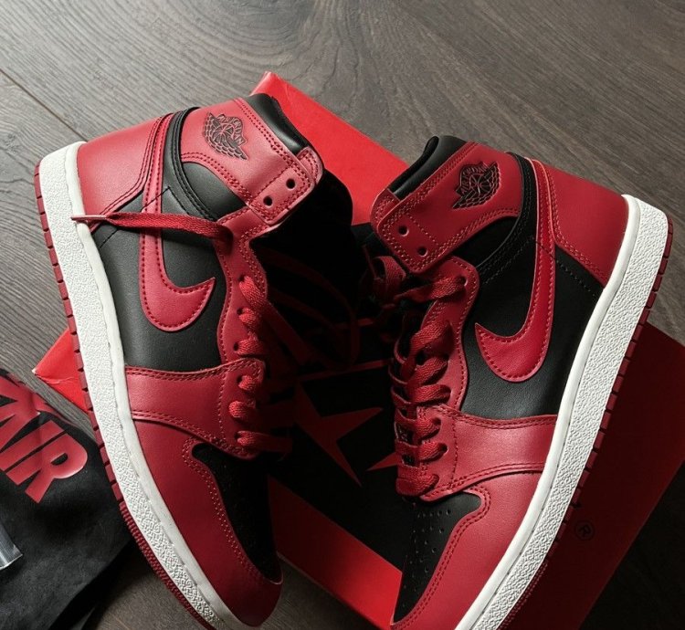 Air Jordan 1 Hi 85