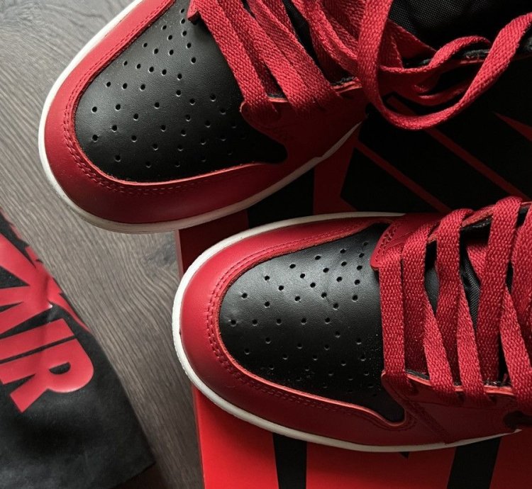 Air Jordan 1 Hi 85