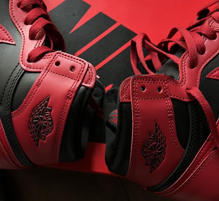 Air Jordan 1 Hi 85