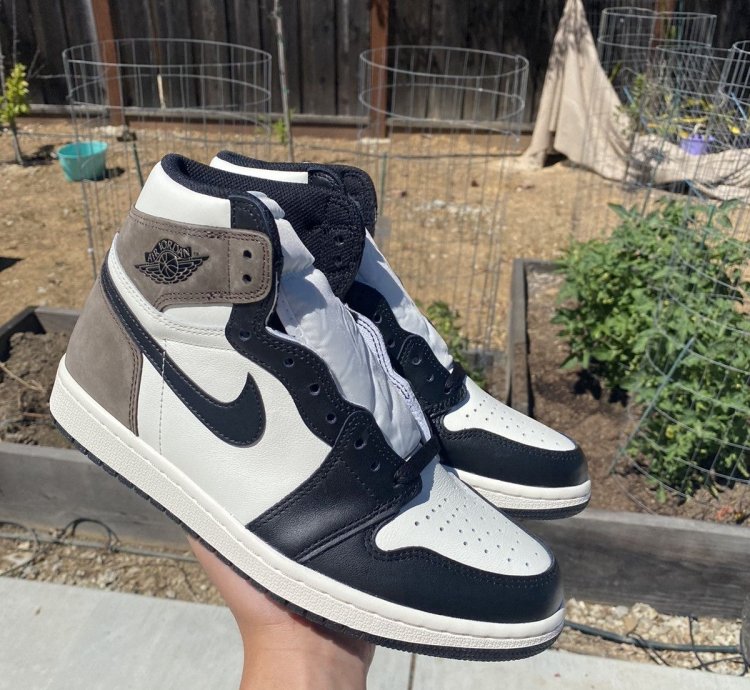 Air Jordan 1 High OG Dark Mocha