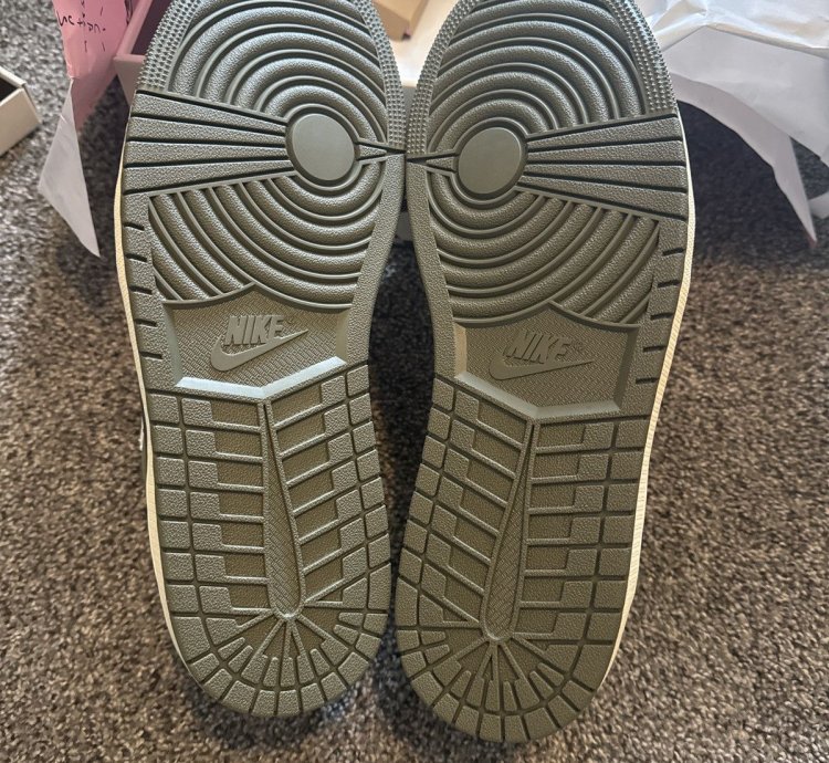Air Jordan 1 Low OG SP Medium Olive Size 13