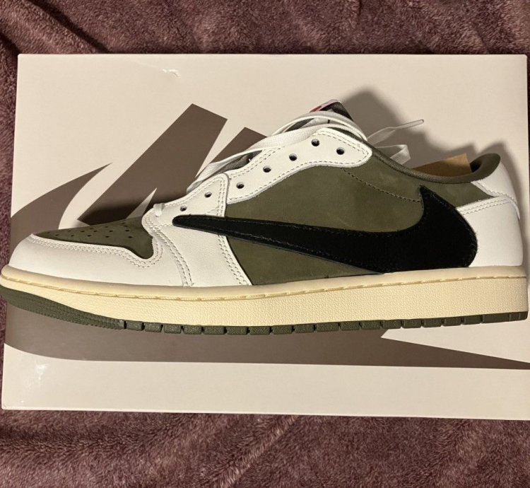 Air Jordan 1 Low OG SP Travis Scott Olive SIZE 10 5