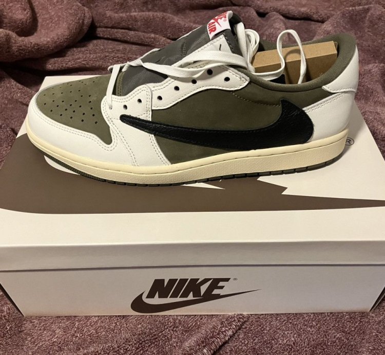 Air Jordan 1 Low OG SP Travis Scott Olive SIZE 10 5