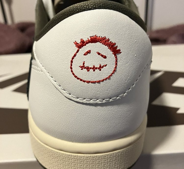 Air Jordan 1 Low OG SP Travis Scott Olive SIZE 10 5