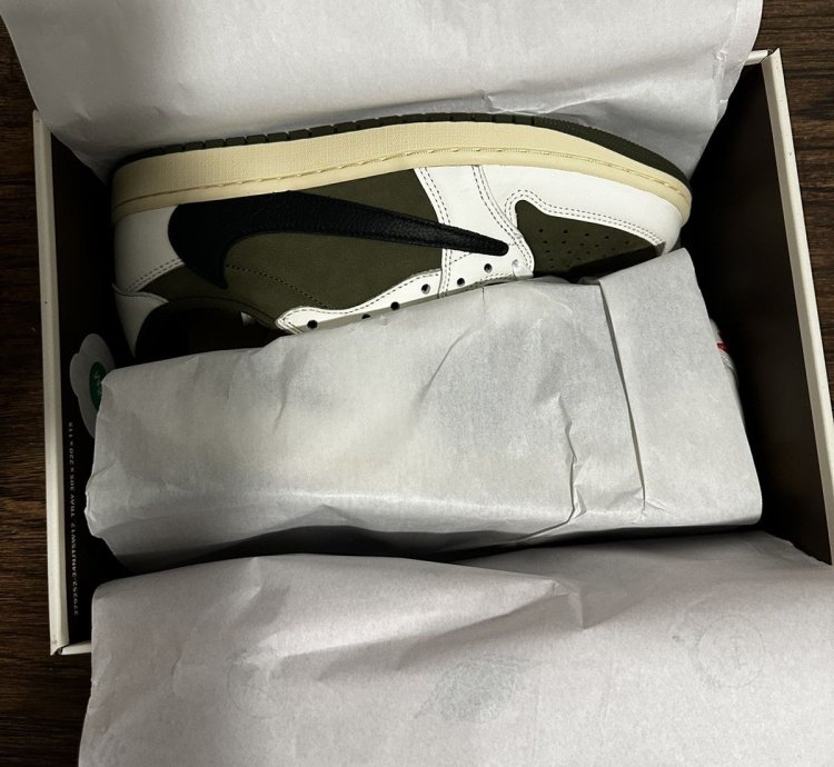 Air Jordan 1 Low Travis Scott