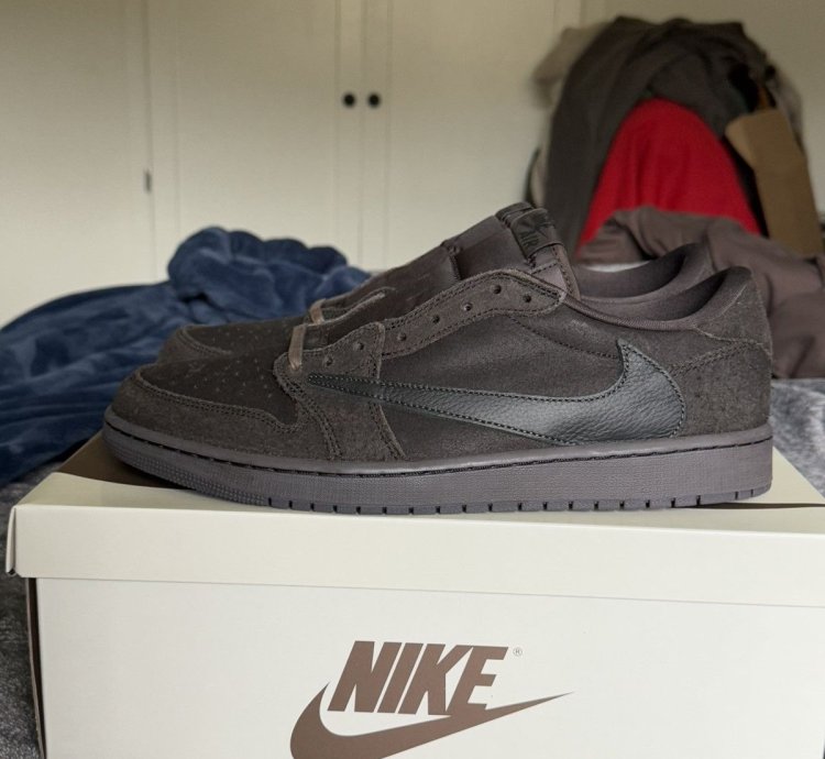 Air Jordan 1 Low Travis Scott Velvet Brown