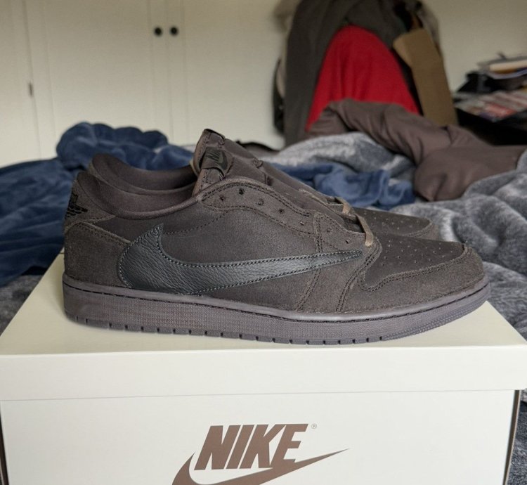 Air Jordan 1 Low Travis Scott Velvet Brown