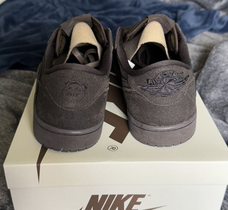 Air Jordan 1 Low Travis Scott Velvet Brown