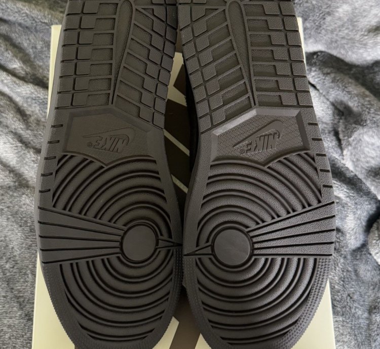 Air Jordan 1 Low Travis Scott Velvet Brown