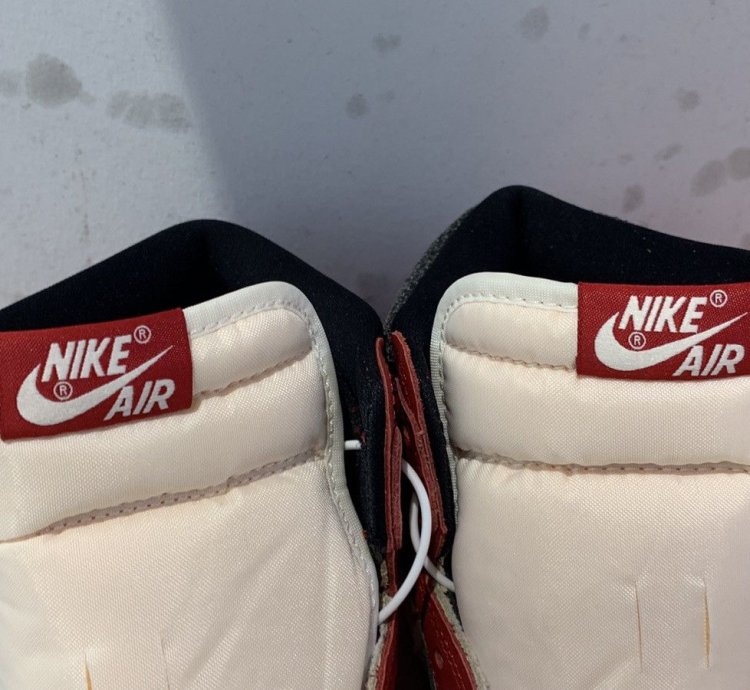 Air Jordan 1 Retro High OG Chicago Lost and Found