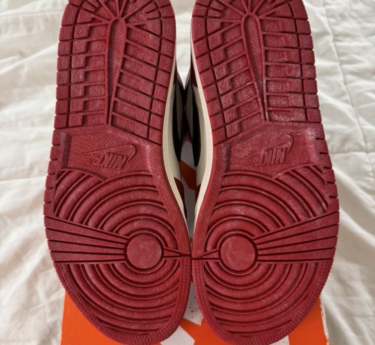 Air Jordan 1 Retro High OG Lost and Found