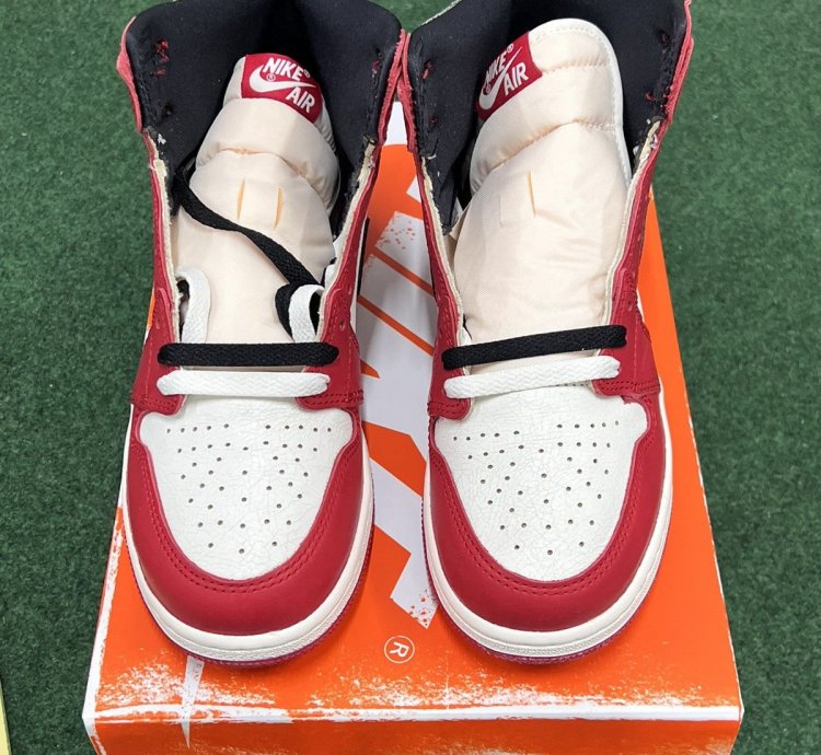 Air Jordan 1 Retro High OG Lost Found