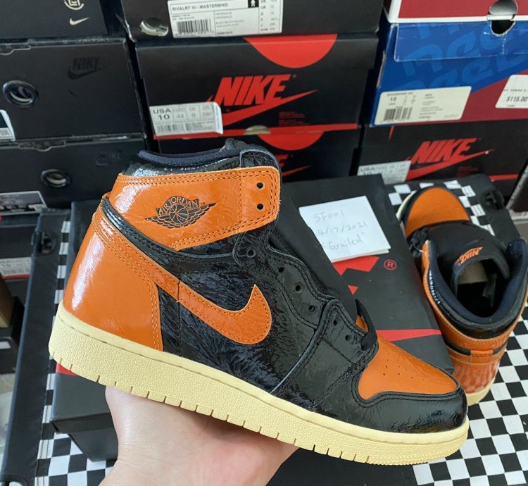 Air Jordan 1 Retro High Shattered Backboard 3 0 GS Size 7Y