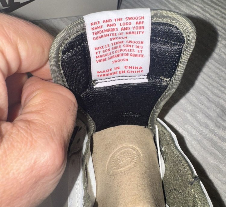 Air Jordan 1 Retro Low Travis Scott Medium Olive US 6