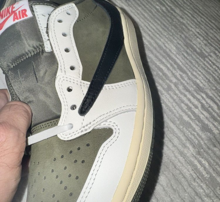 Air Jordan 1 Retro Low Travis Scott Medium Olive US 6