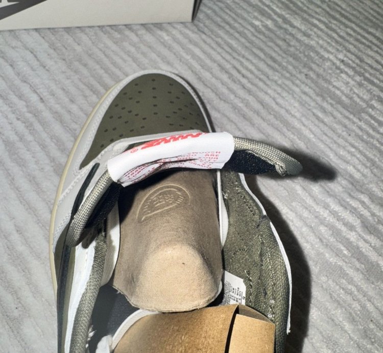 Air Jordan 1 Retro Low Travis Scott Medium Olive US 6