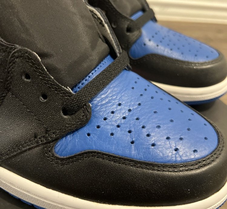 Air Jordan 1 Royal