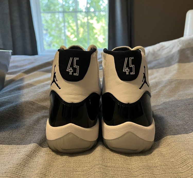 Air Jordan 11 Concord Size 11
