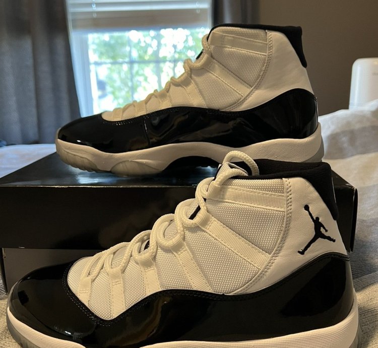 Air Jordan 11 Concord Size 11