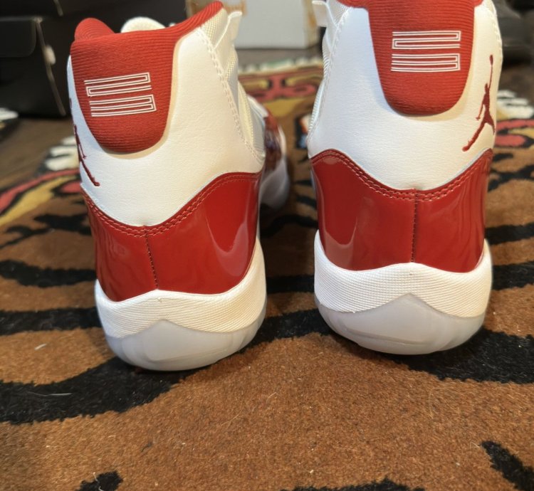 AIR JORDAN 11 RETRO CHERRY