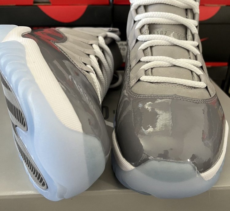 Air Jordan 11 Retro Cool Grey 2021 CT8012-005 Size 10