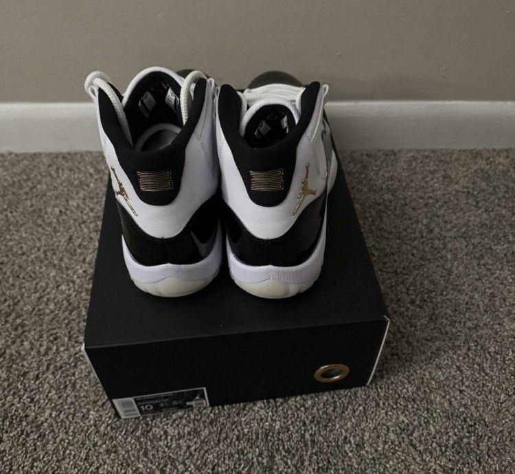 Air Jordan 11 Retro Gratitude