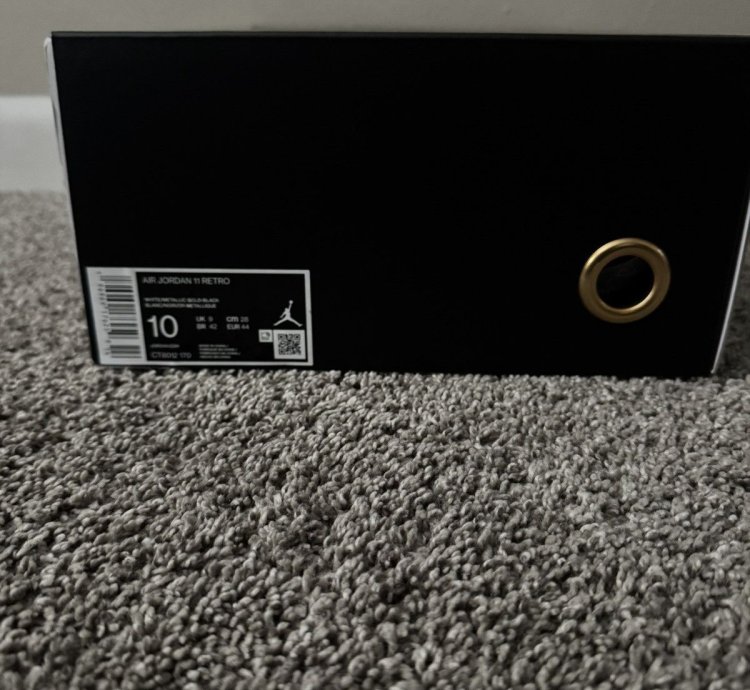 Air Jordan 11 Retro Gratitude