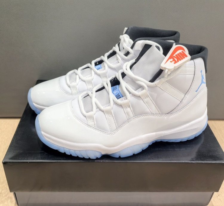 Air Jordan 11 Retro Legend Blue (2024)
