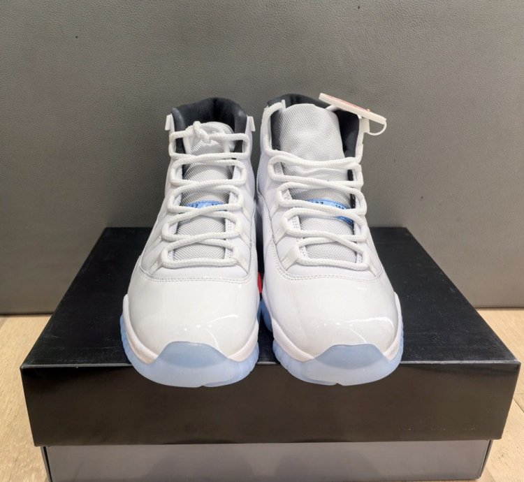 Air Jordan 11 Retro Legend Blue (2024)