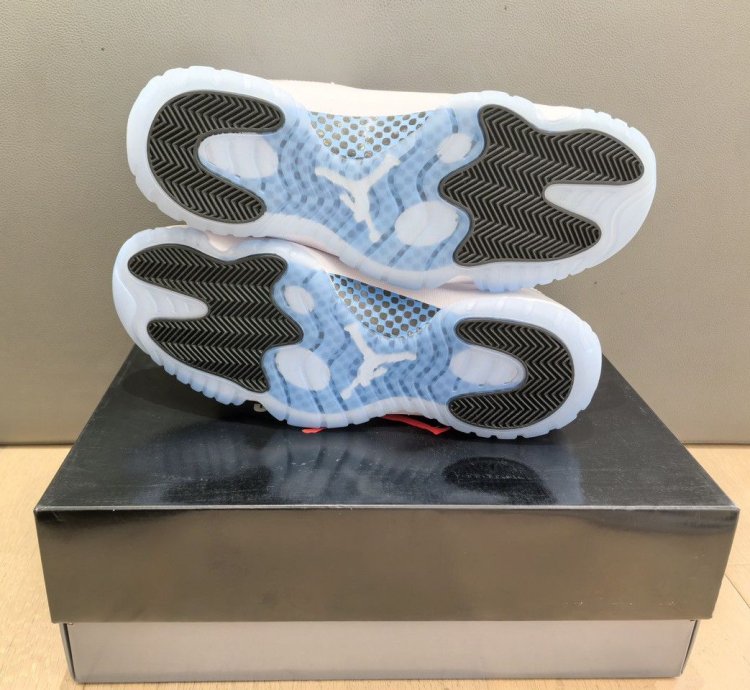Air Jordan 11 Retro Legend Blue (2024)